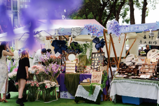 从市集到生活美学 顺城花花市集2.0版焕新登场，纸制品销售新体验